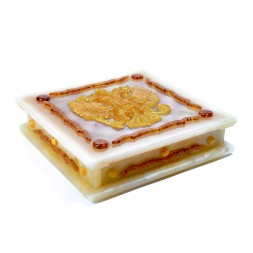 Настольная игра &quot;Шахматы Королевские&quot; из Янтаря и дерева