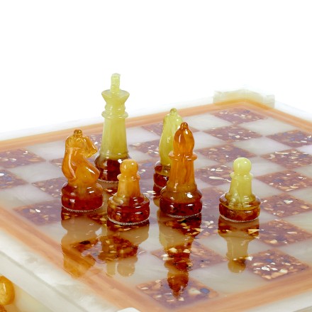 Настольная игра &quot;Шахматы Королевские&quot; из Янтаря и дерева купить